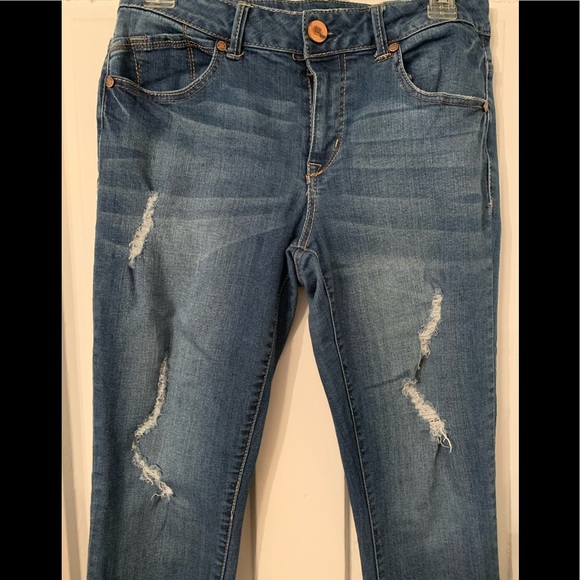1822 Denim Distressed Ankle Skinny Jeans - Picture 3 of 9